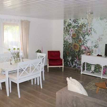 Soutterain - Wohnung Mit Senkgarten Weingarten  Екстериор снимка