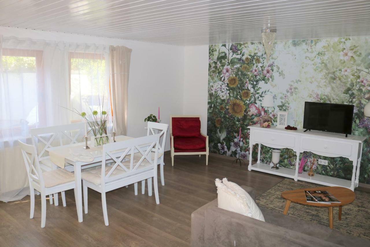 Soutterain - Wohnung Mit Senkgarten Weingarten  Екстериор снимка