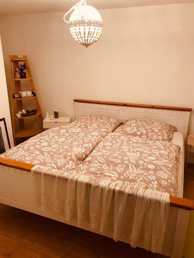 Soutterain - Wohnung Mit Senkgarten Weingarten  Екстериор снимка